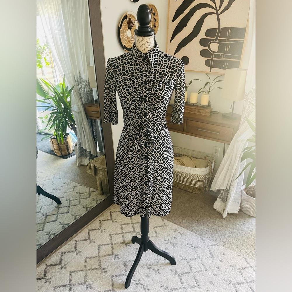 Laundry By Shelli Segal Black and Cream Geometric Dress